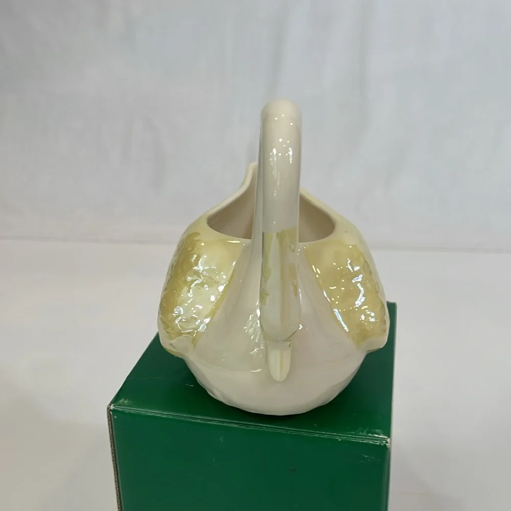 Belleek Parian China Swan Hand Crafted In Ireland With Box EUC - Picture 3 of 8
